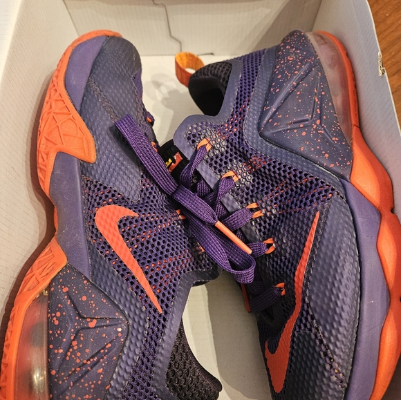 Lebron XII Low Tennis Shoes - Picture 6 of 6